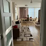 Guci فيلة تيرانا