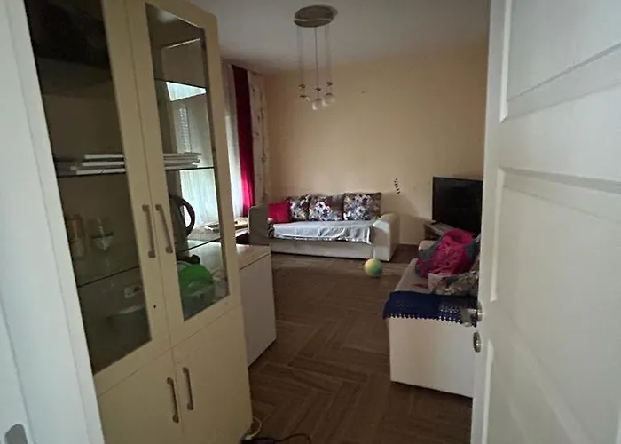 Guci Вилла Тирана